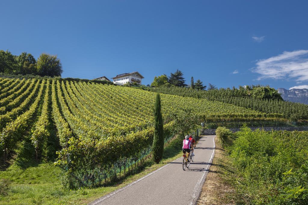 Hotel Sigmundskron Appiano Sulla Strada Del Vino Luaran gambar