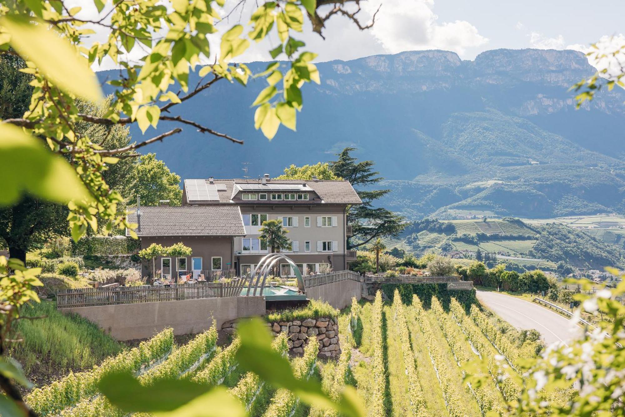 Hotel Sigmundskron Appiano Sulla Strada Del Vino Luaran gambar