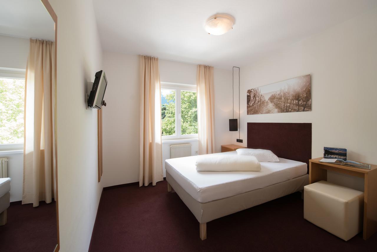 Hotel Sigmundskron Appiano Sulla Strada Del Vino Luaran gambar