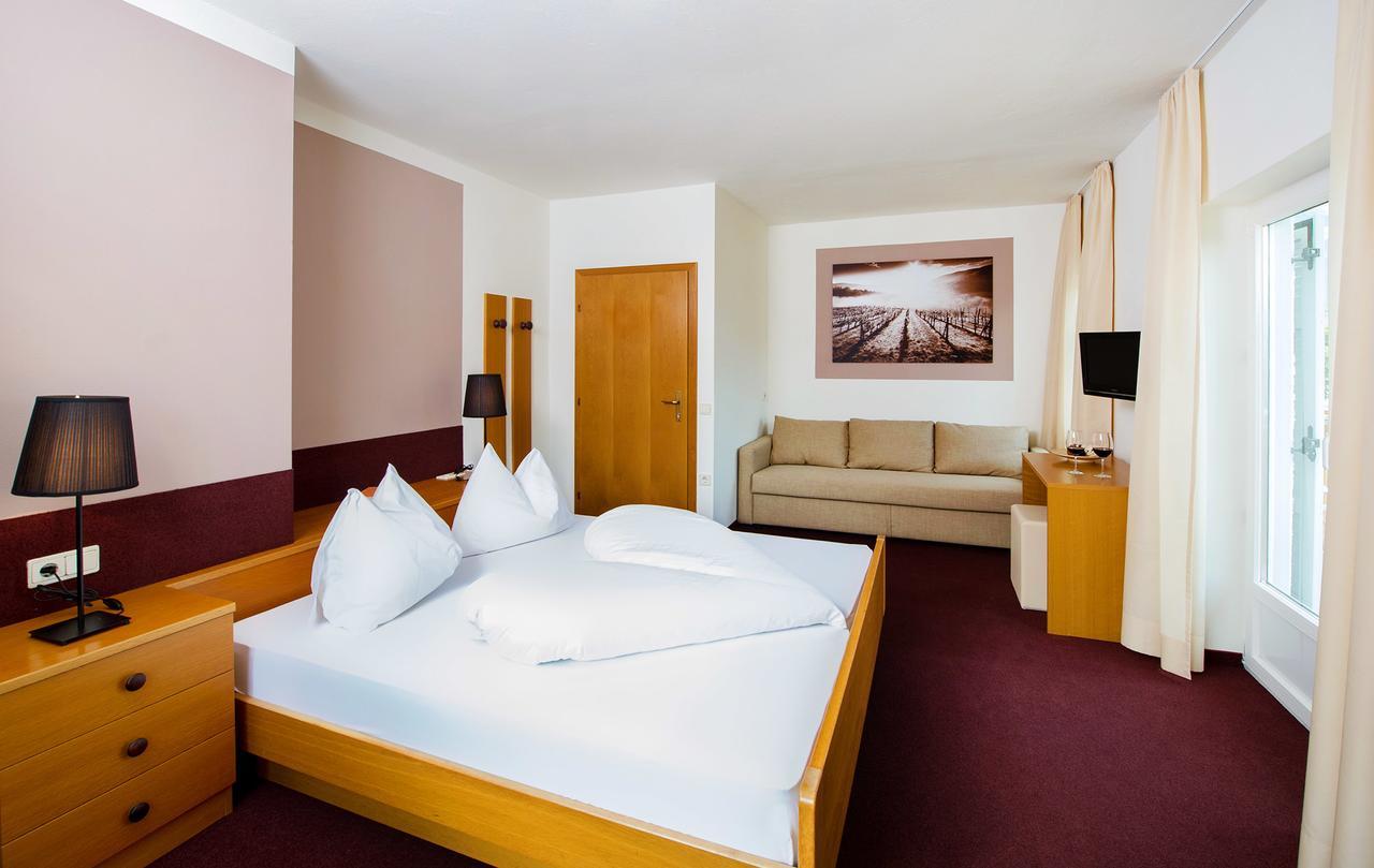 Hotel Sigmundskron Appiano Sulla Strada Del Vino Luaran gambar